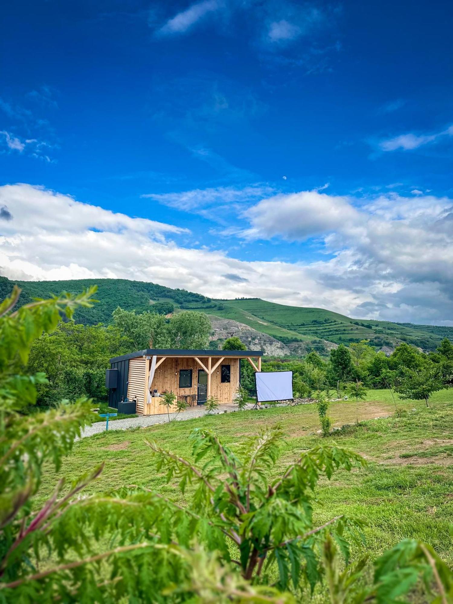 Kubiq Transalpina Petresti Exterior foto